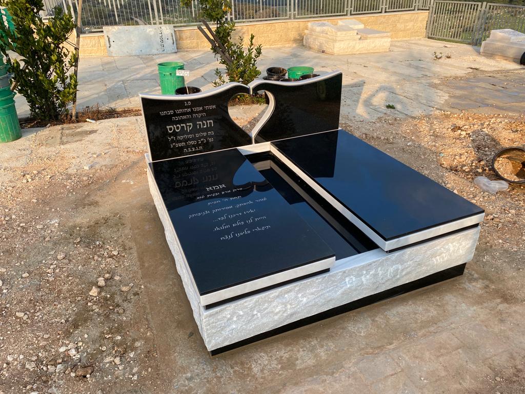 אסף א. א. מצבות