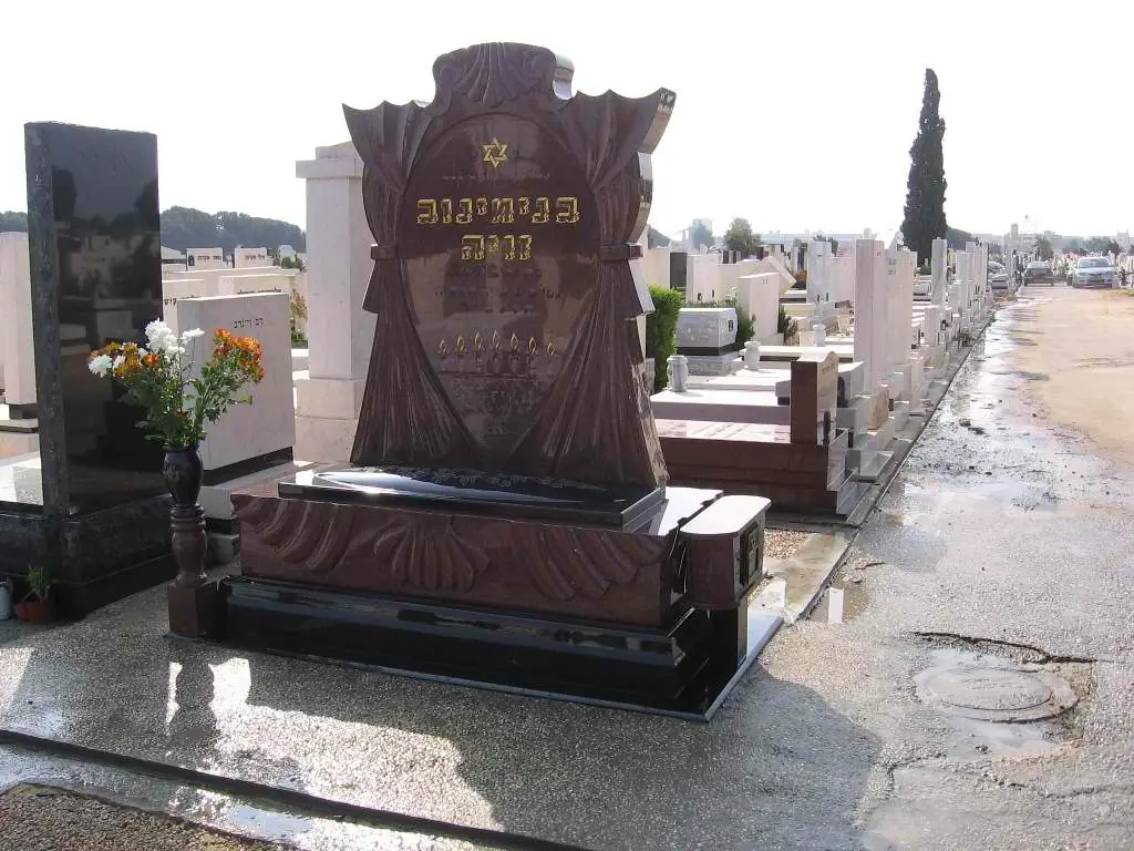 מצבות קבורה רמה - תמונה 2