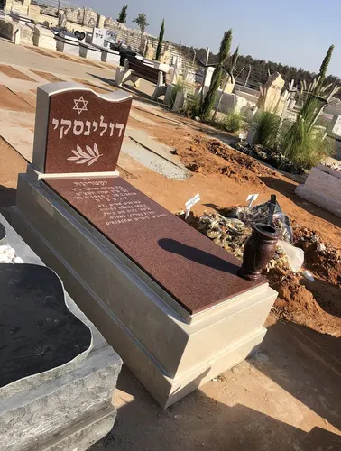 קטלוג מצבות גרניט אדום - קטלוג 11